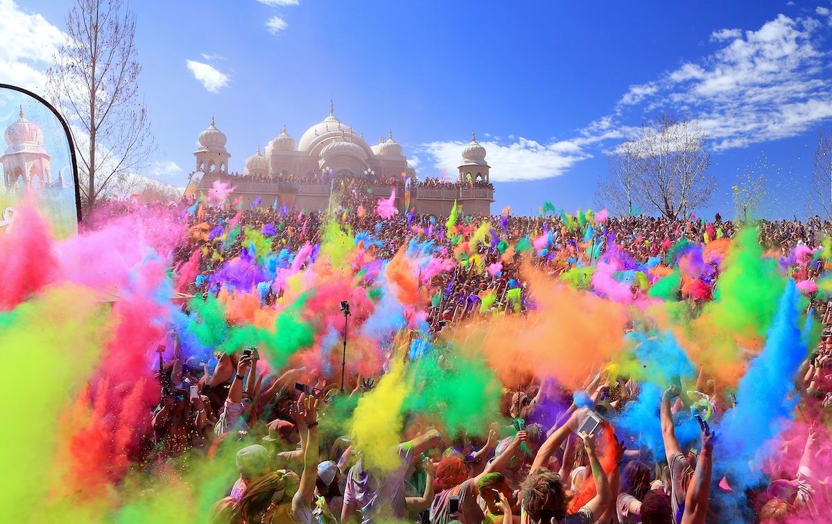 How and where to celebrate Holi in India