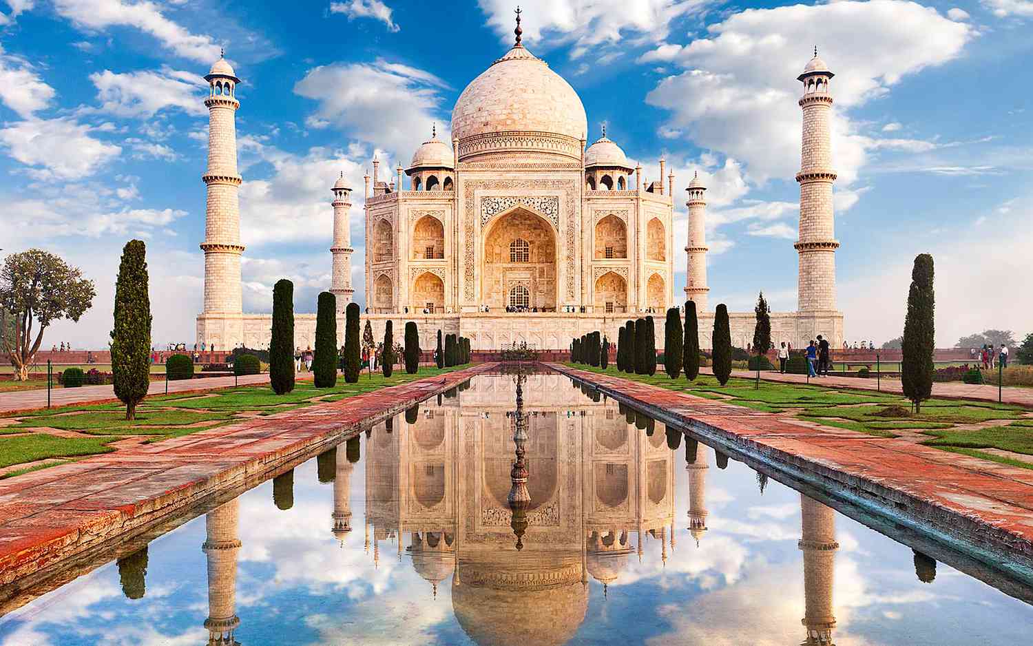 India – A country rich spiritual traditions and countless wonders