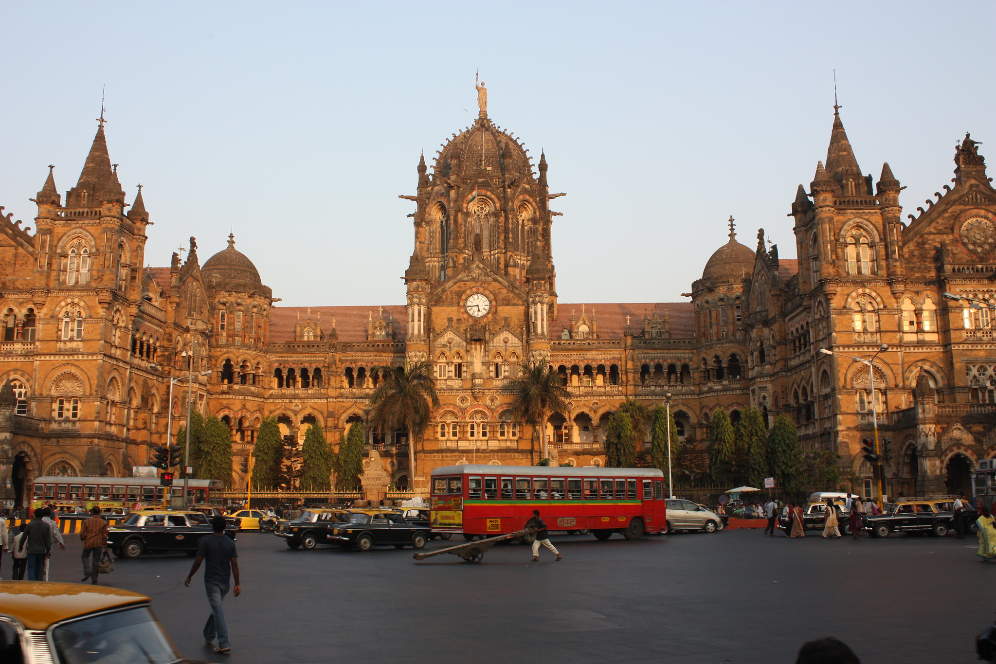 THINGS TO DO IN MUMBAI